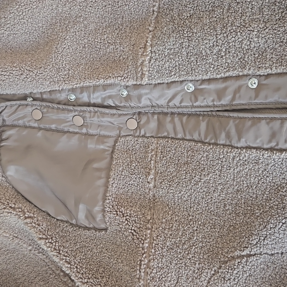 Fuzzy jacket - Picture 2 of 4